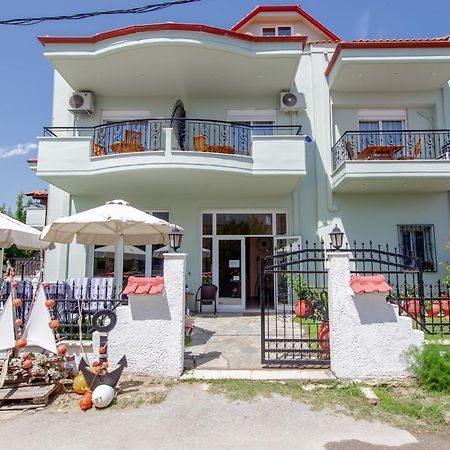 Athanasia Inn เนอาวรัสนา ภายนอก รูปภาพ