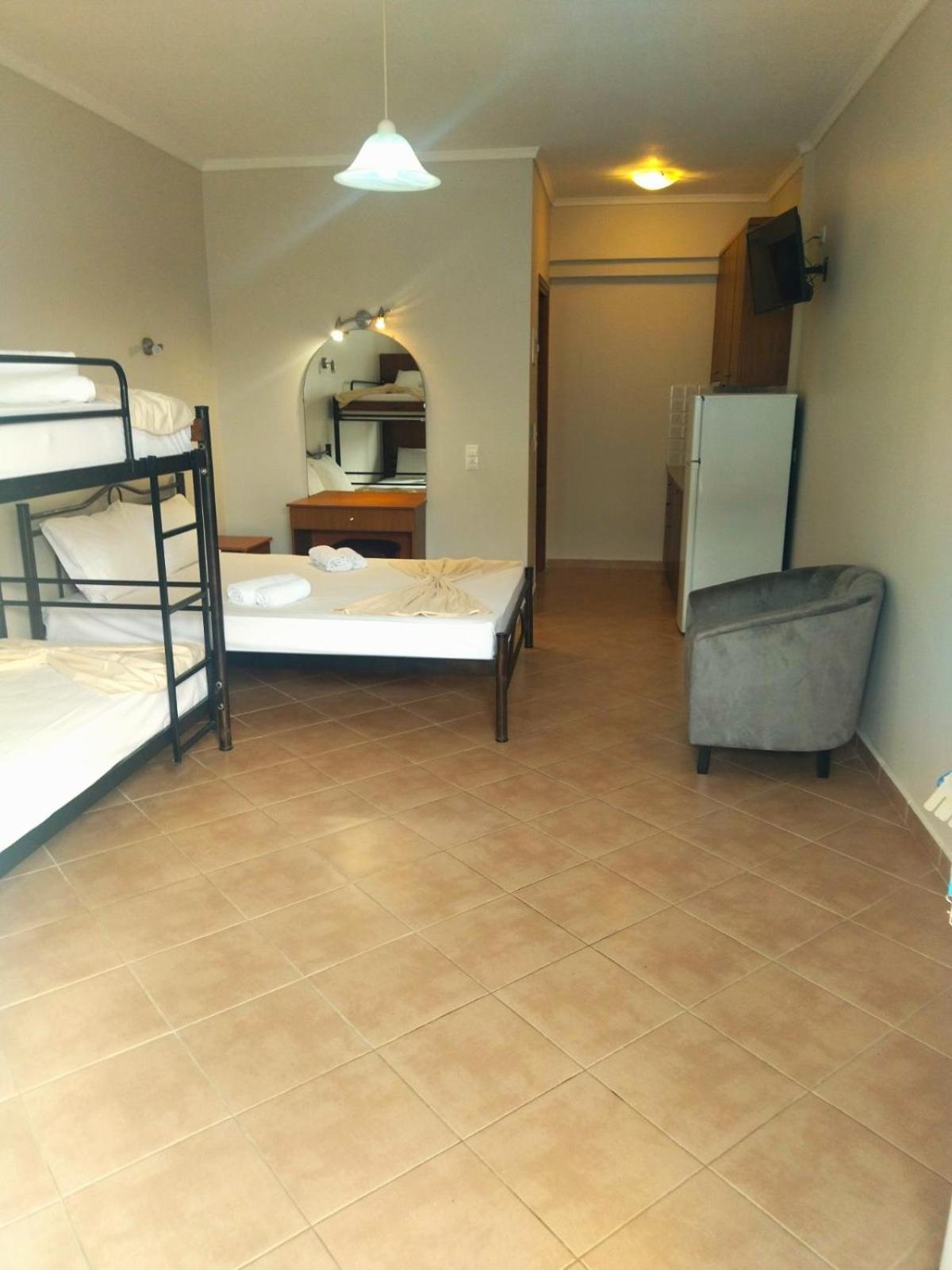 Athanasia Inn เนอาวรัสนา ภายนอก รูปภาพ