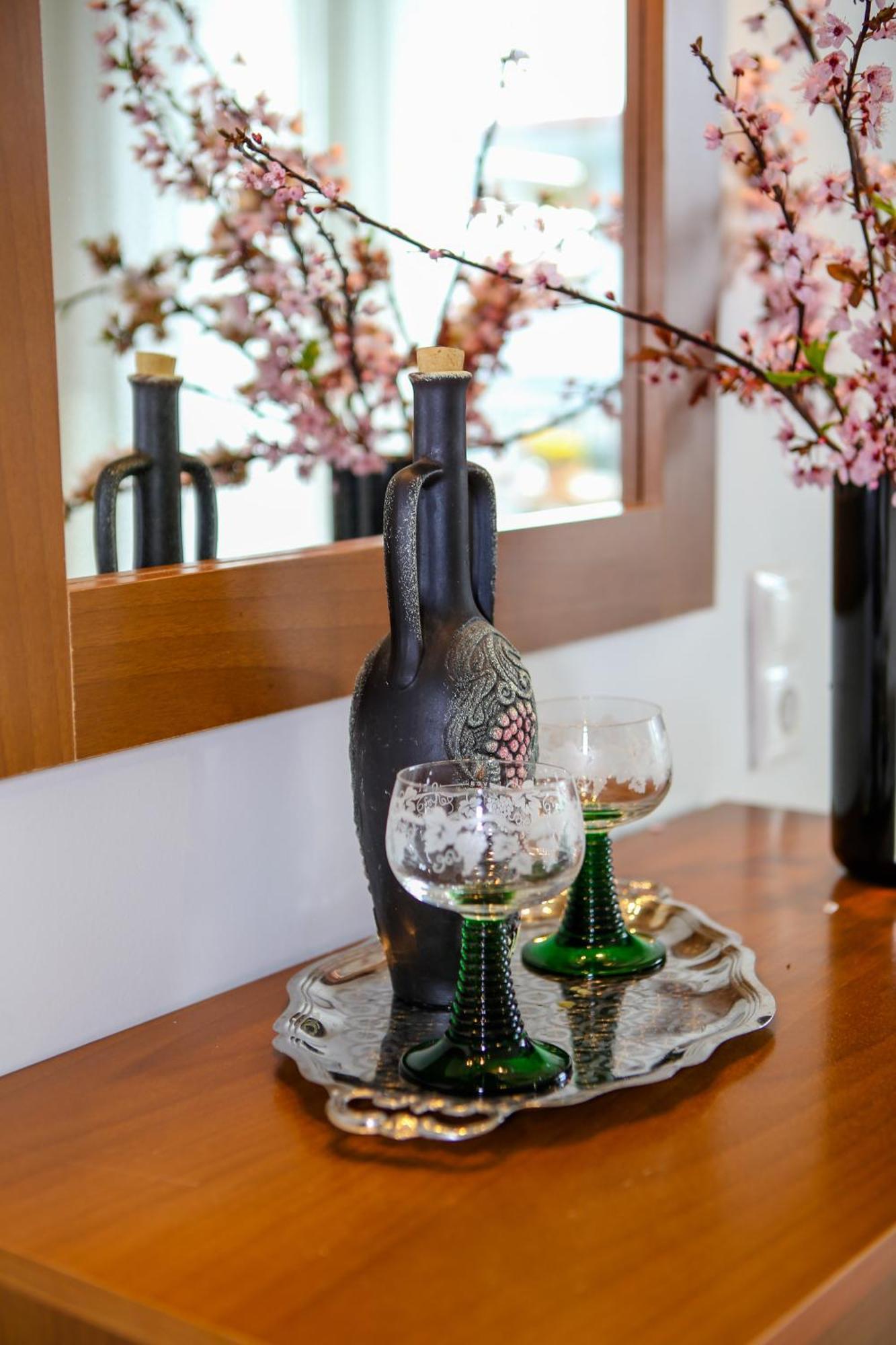Athanasia Inn เนอาวรัสนา ภายนอก รูปภาพ