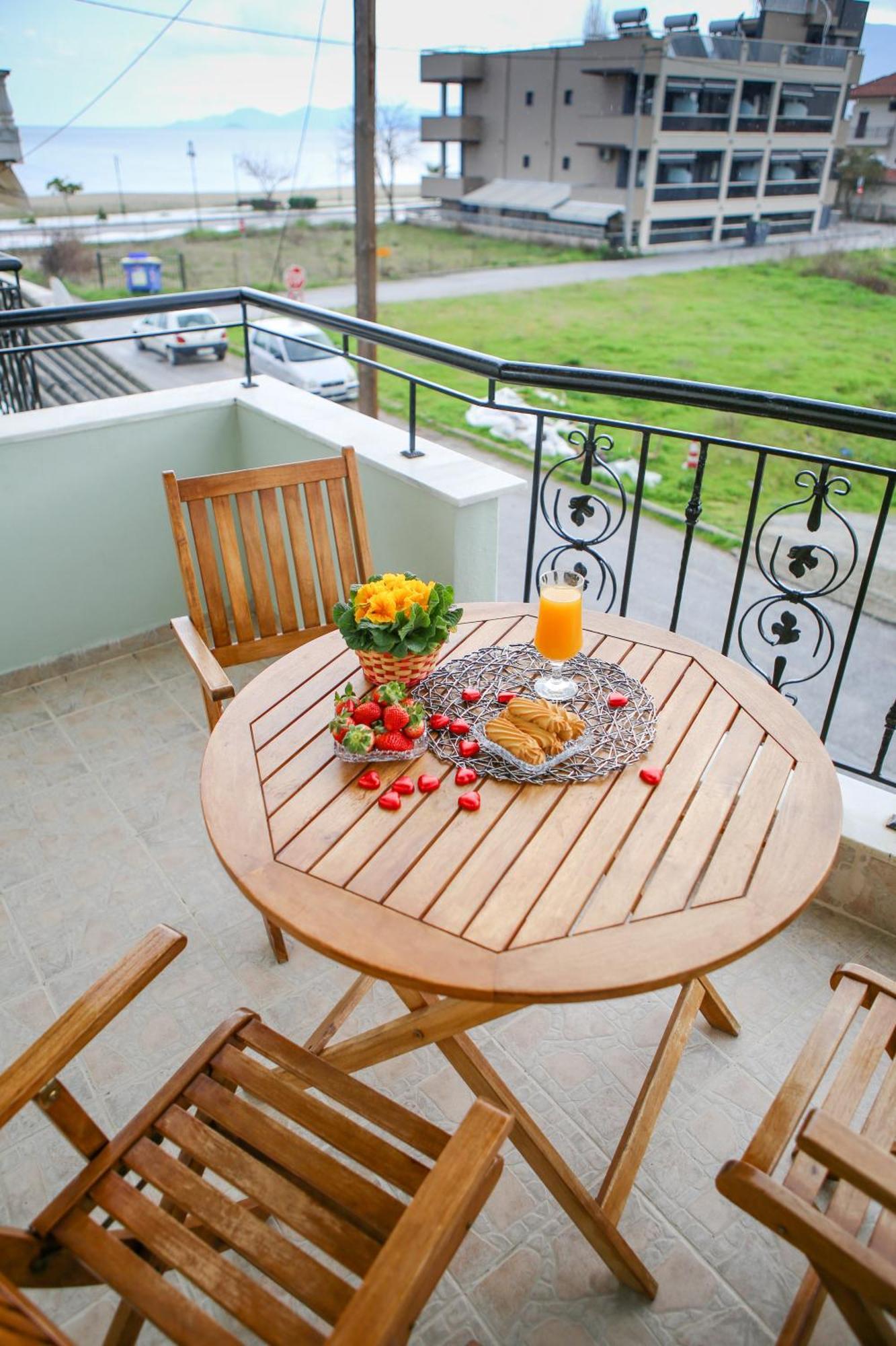 Athanasia Inn เนอาวรัสนา ภายนอก รูปภาพ