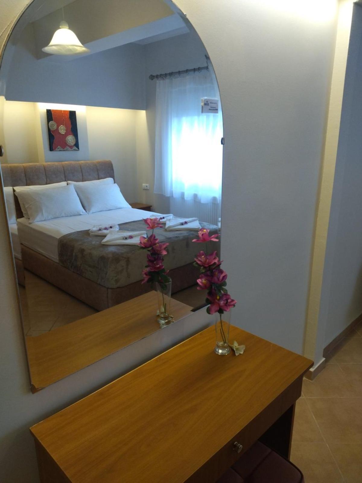 Athanasia Inn เนอาวรัสนา ภายนอก รูปภาพ